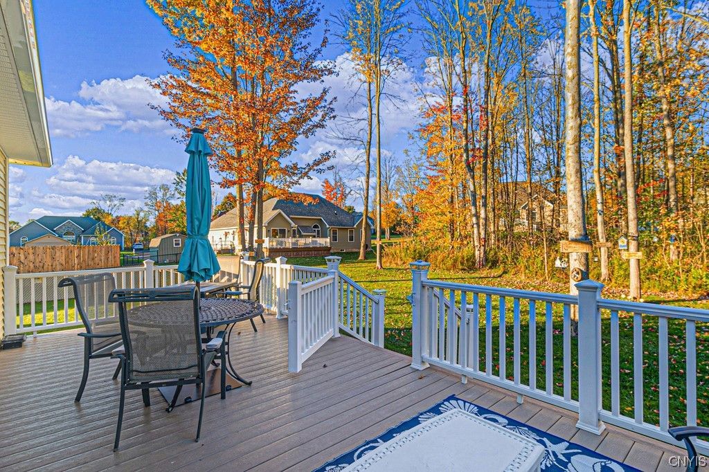  203 Daniel Court - home 8