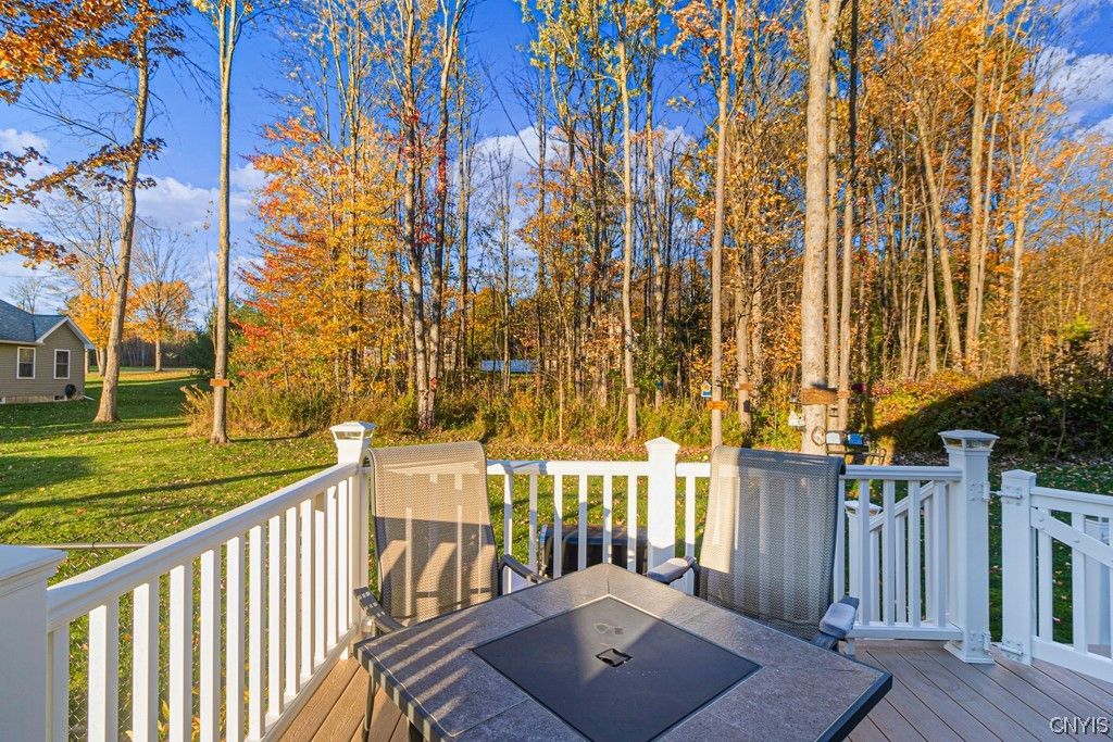  203 Daniel Court - home 9