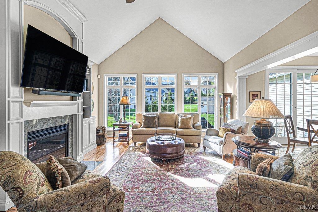 Single Family Home 19