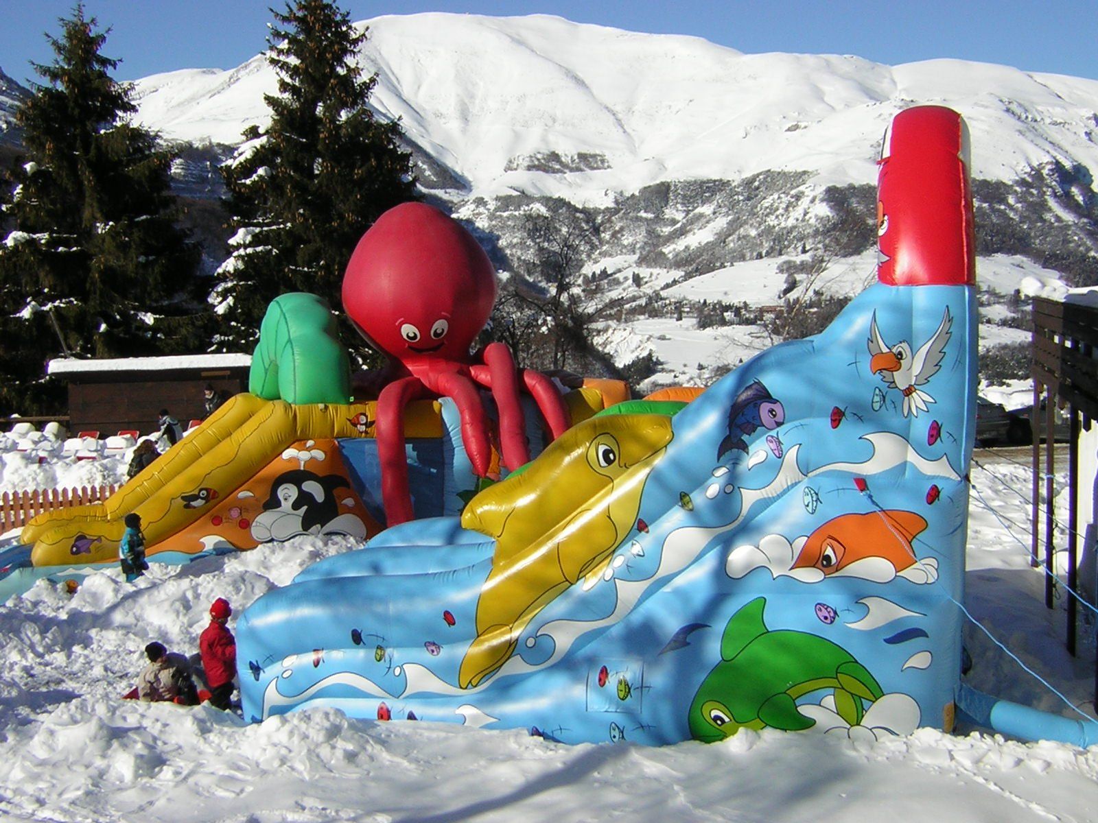 outdoor bouncy castle in Leicester