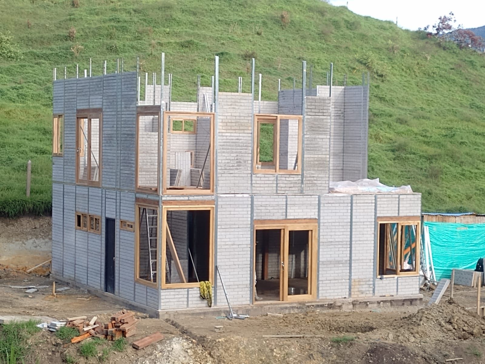 vivienda prefabricada tipo cubo en proceso