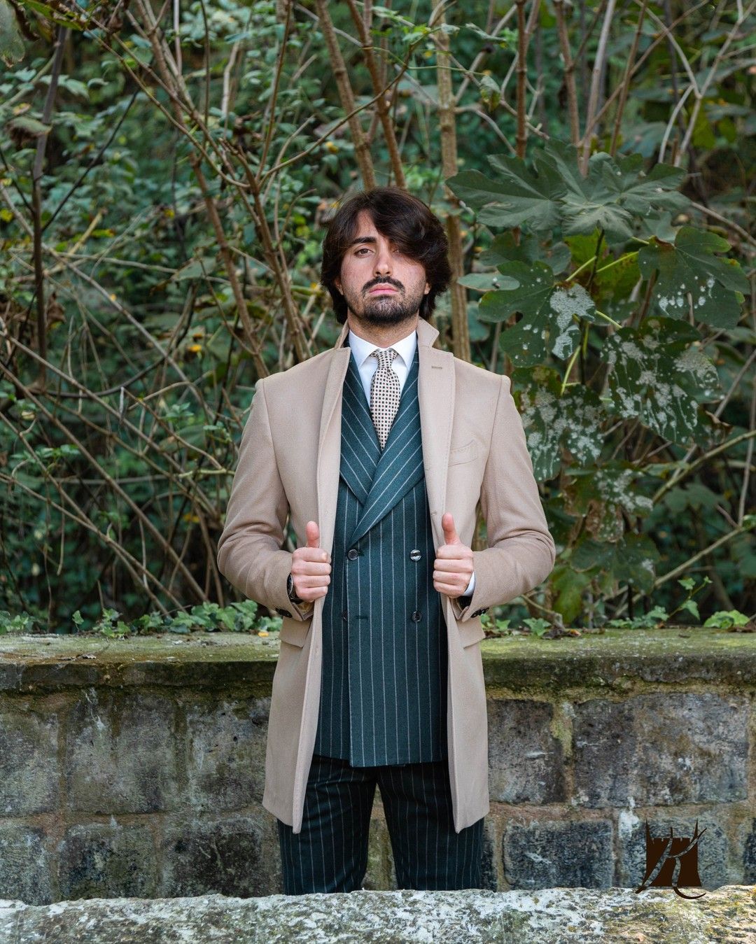 abito con cappotto beige