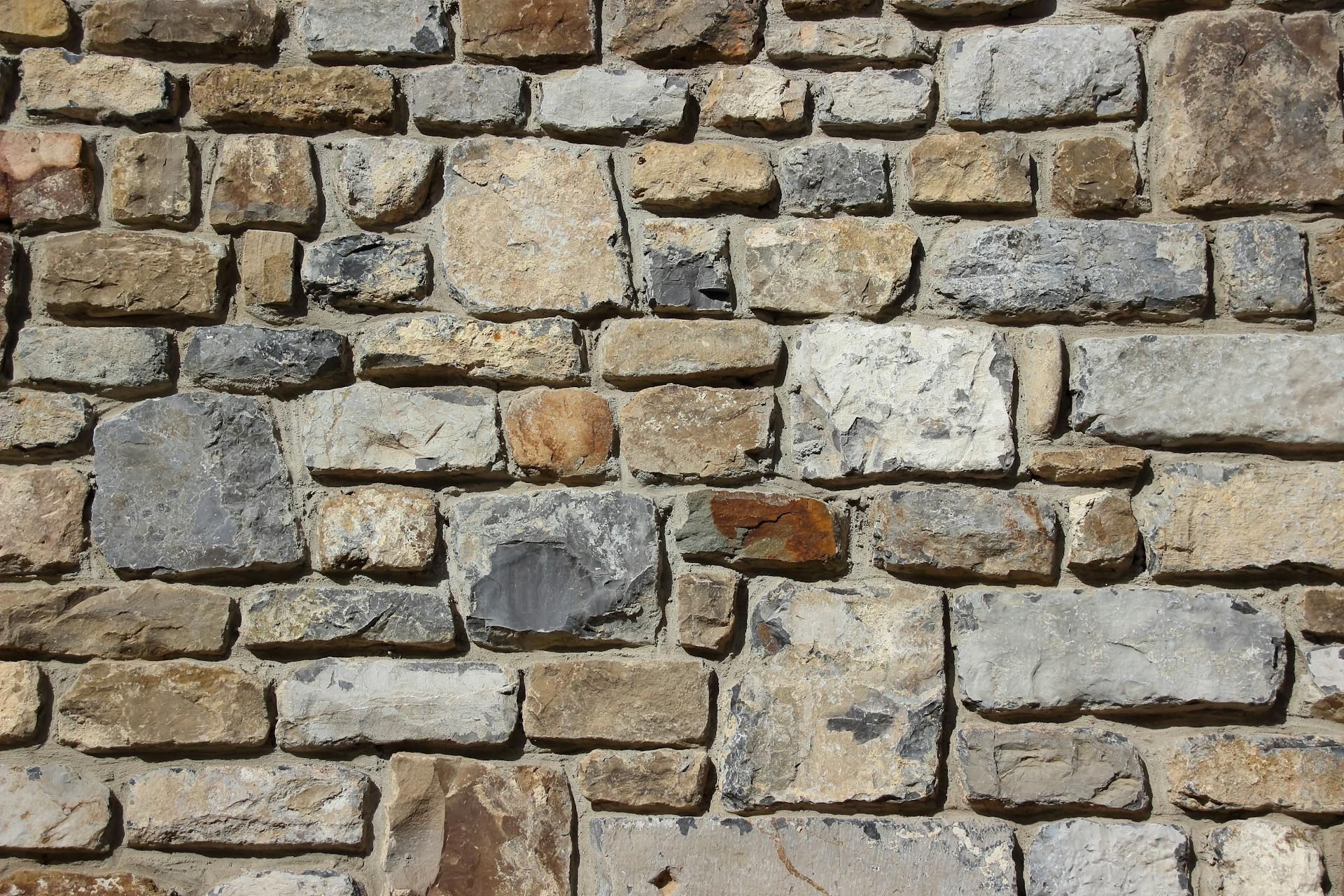 how to build a stone wall