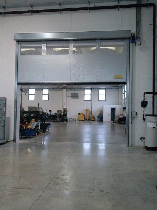 Porte rapide a auto riparanti 16