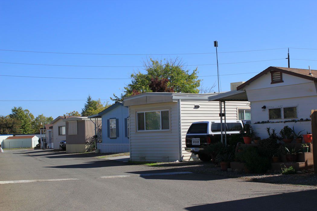 exterior of sunset villa mobile home park
