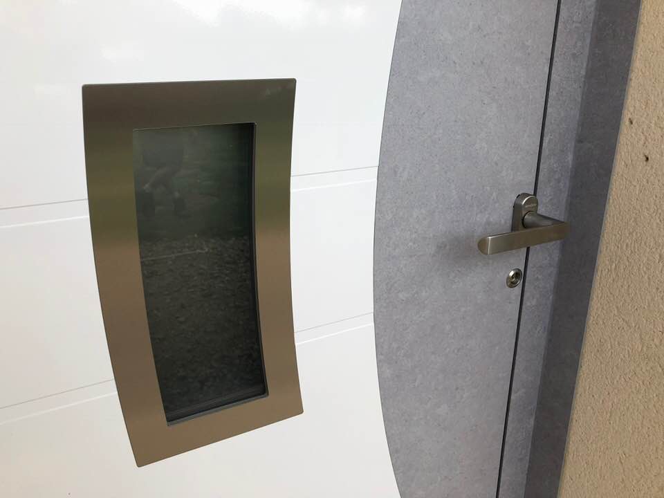 Porte d'entrée réalisation Trihome