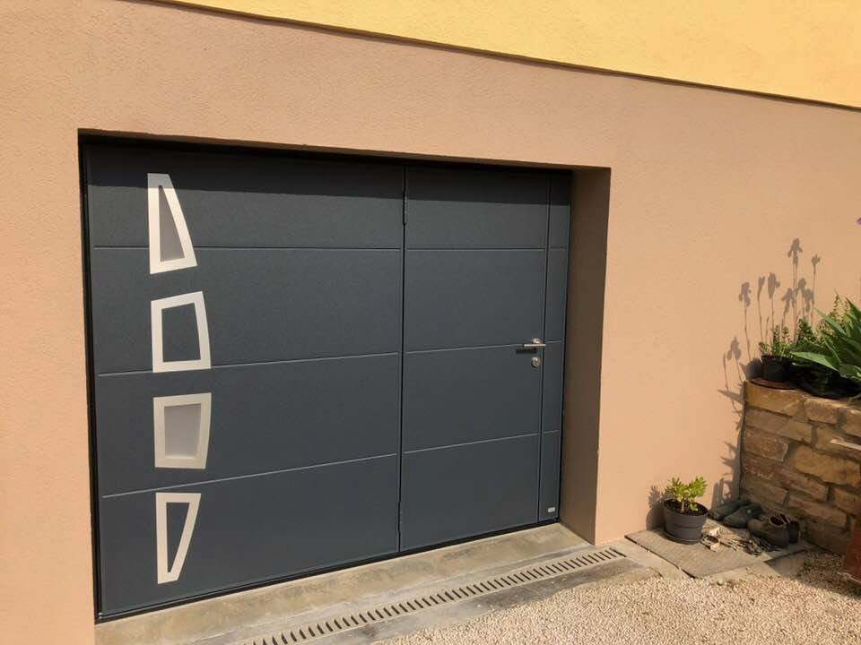 Porte de garage réalisation Trihome