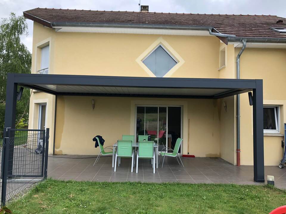 Pergola bioclimatique réalisation Trihome