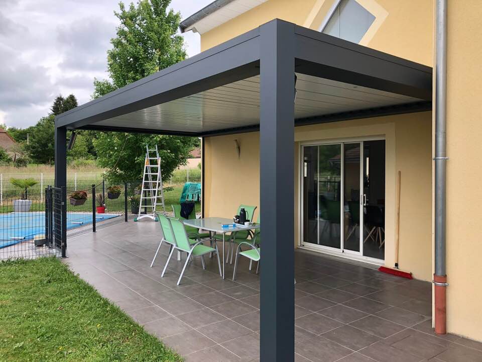 Pergola bioclimatique réalisation Trihome