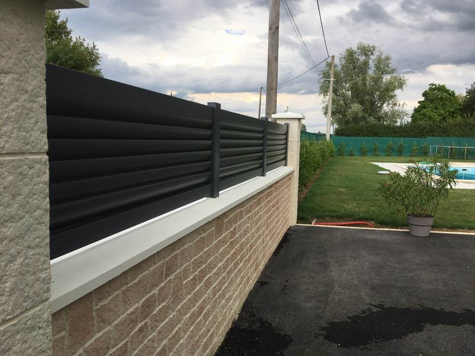 Porte de garage réalisation Trihome