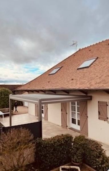 Pergola Trihome Menuiseries à Ouroux sur Saone