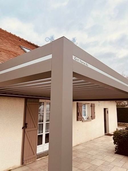 Pergola Trihome Menuiseries à Ouroux - 71