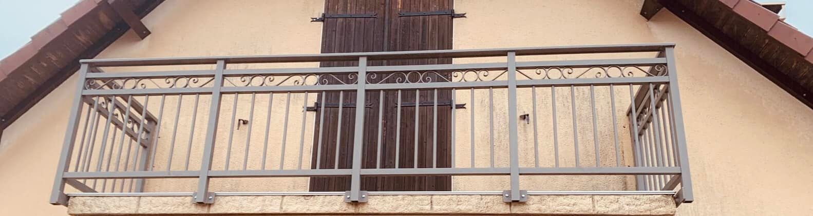 garde corps aluminium Bredok sur mesure by Trihome Menuiseries à saint Germain du Bois