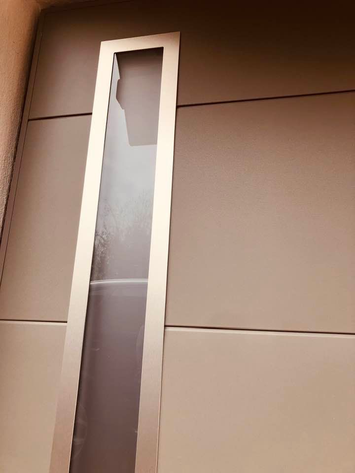 Porte de garage autoportée basculante
 by Trihome