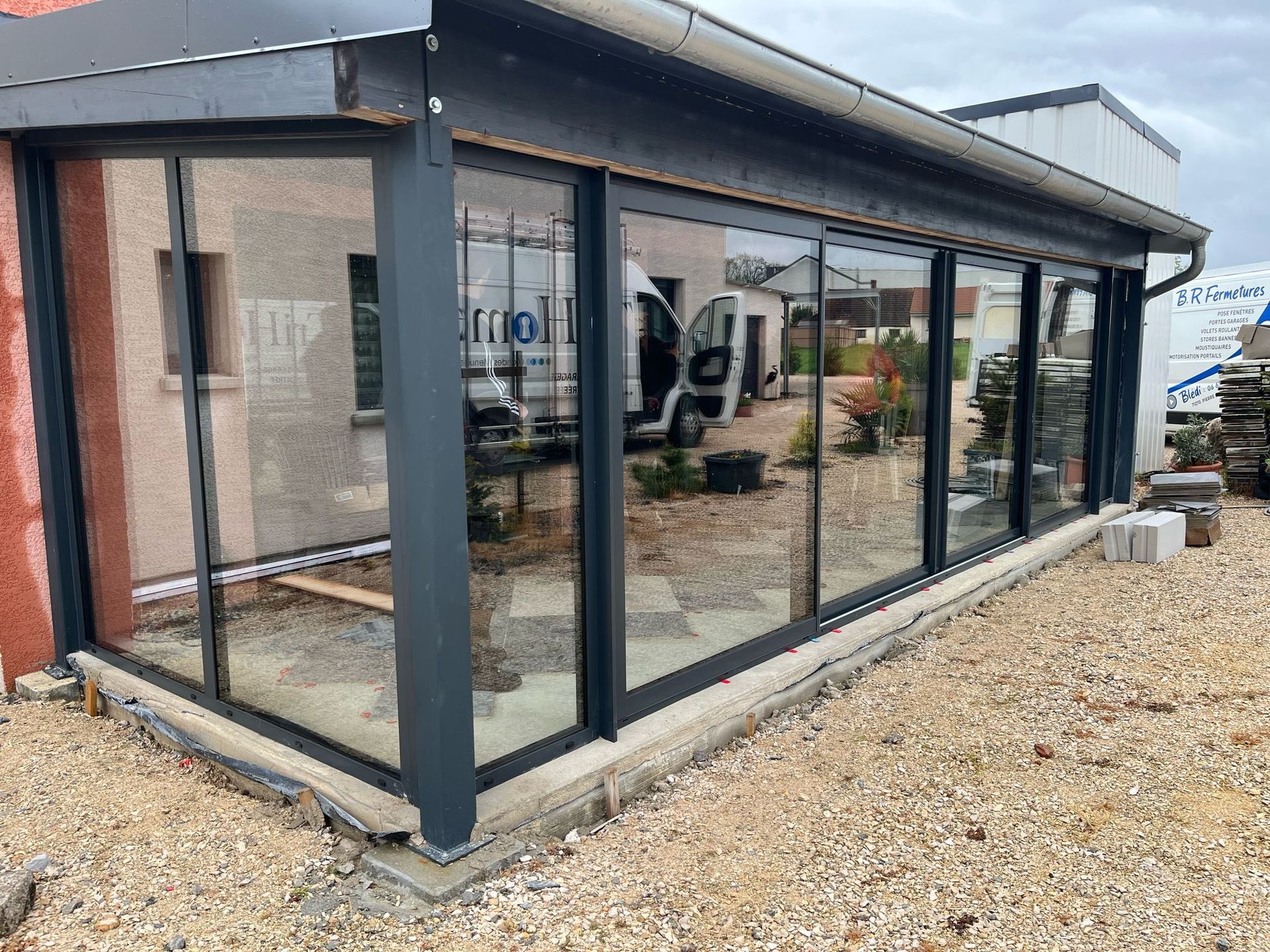 Grande baie vitrée en Aluminium à rupture de pont Thermique by Trihome menuiseries