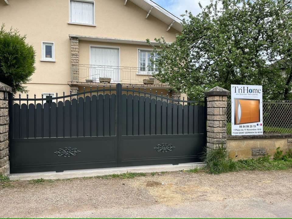 Portail coulissant motorisé sur mesure classalu occultant …
 motorisation DEA Livi garantie longue durée Trihome agréé DEA pro partner !