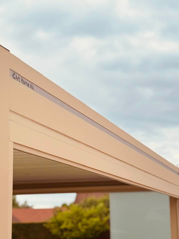 PERGOLA bioclimatique Art Home Alu posée by Trihome Grandes Menuiseries