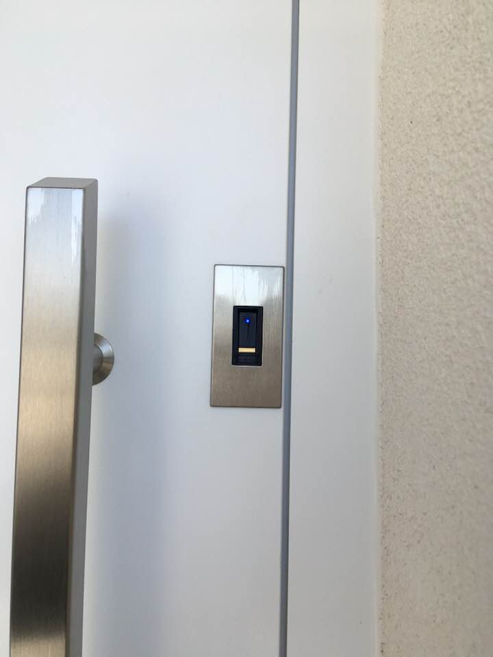 Porte d'entrée réalisation Trihôme