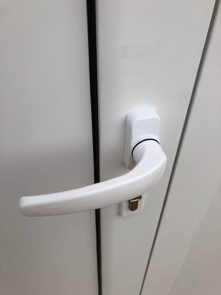 Porte de garage réalisation Trihome