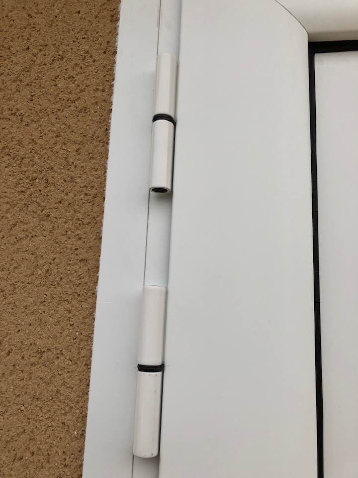 Porte de garage réalisation Trihome