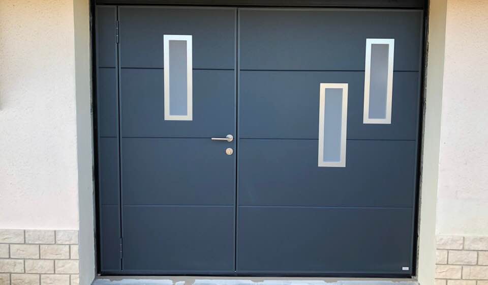 Porte de garage réalisation Trihome