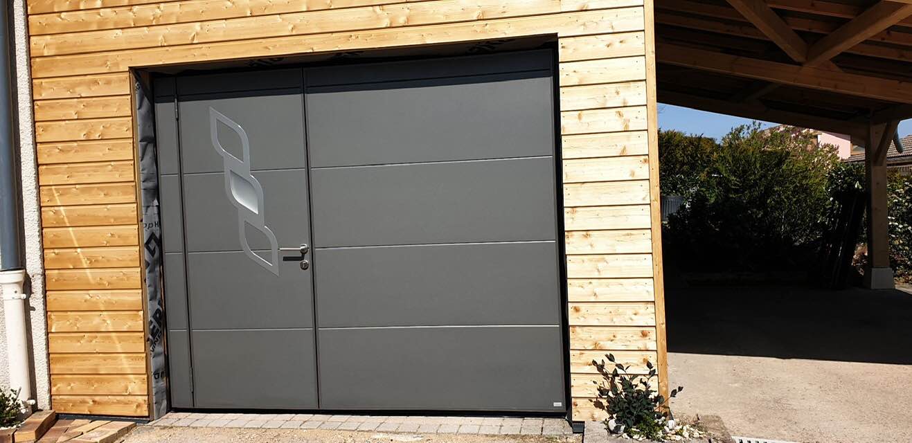 Porte de garage réalisation Trihome