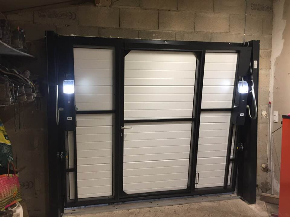 Porte de garage réalisation Trihome