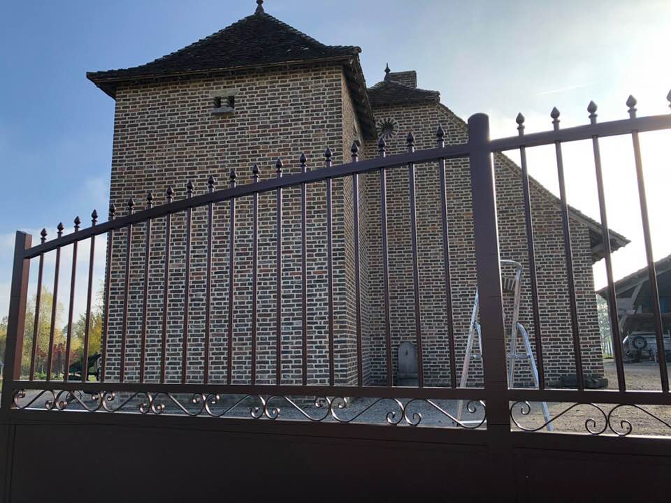 Porte de garage réalisation Trihome