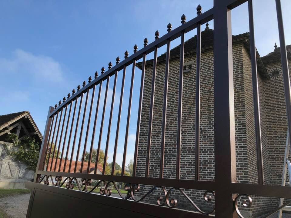 Porte de garage réalisation Trihome