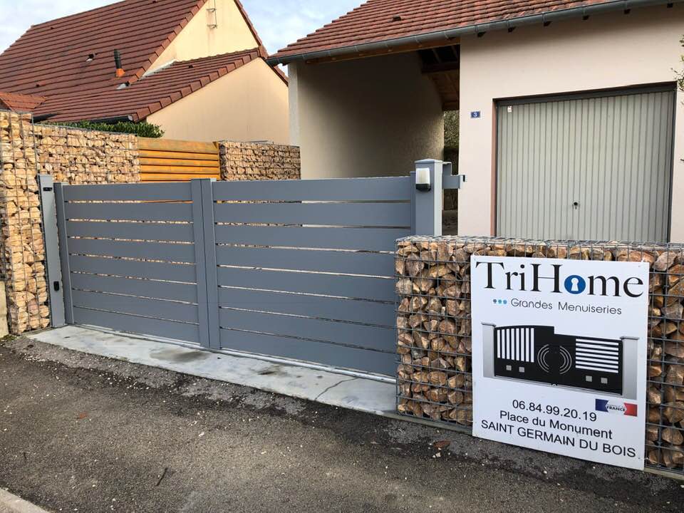 Porte de garage réalisation Trihome