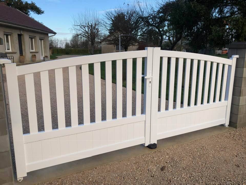 Porte de garage réalisation Trihome