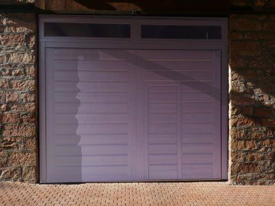 Porte de garage en bois peint Trihome