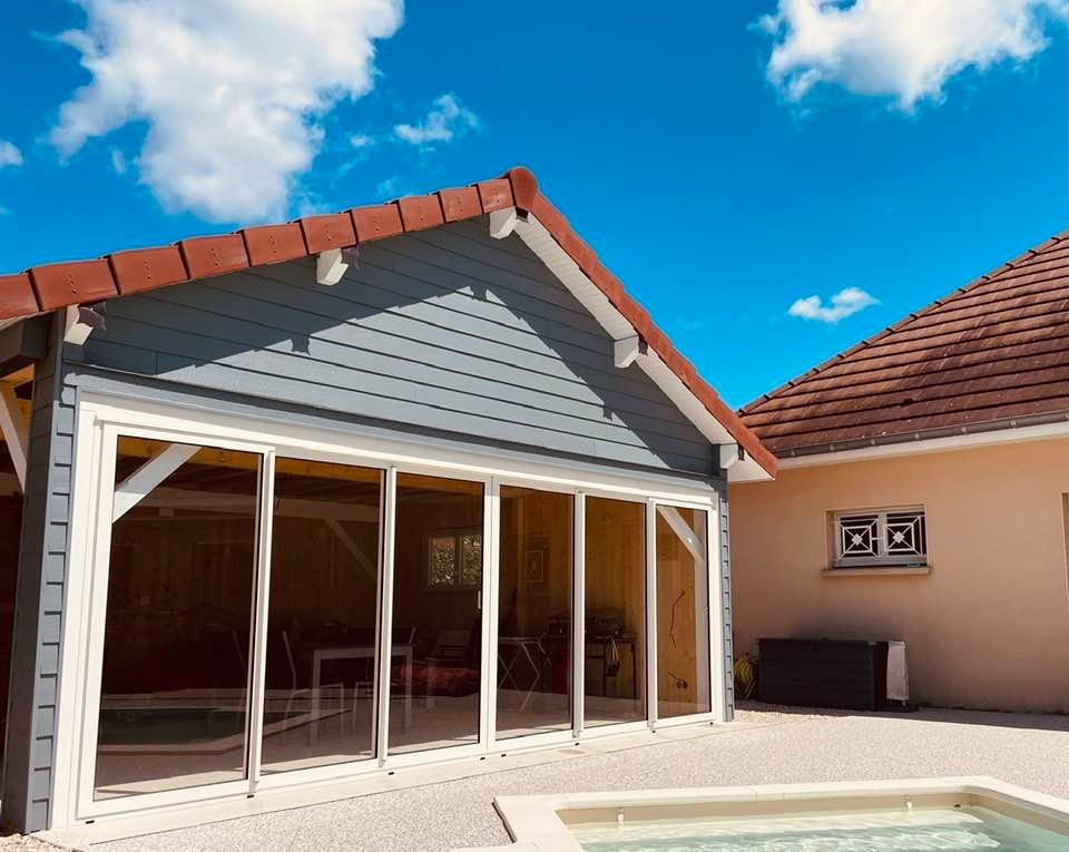 Ouverture avec pose sur mesure installée par TRIHOME Menuiseries à Mervans en Bresse Louhannaise