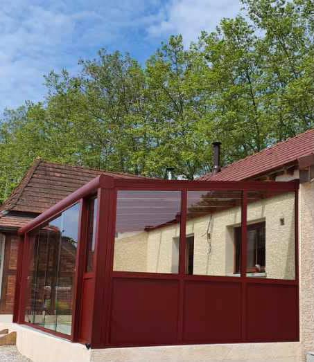 Pergola sur mesure toutes options installée par TRIHOME Menuiseries à Saint Germain du Bois