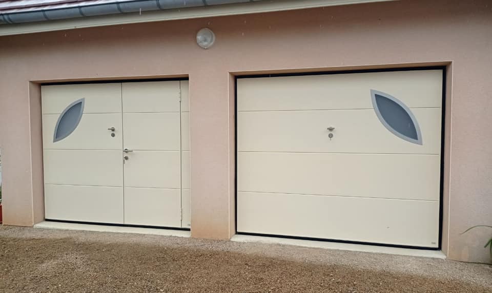 Portail avec motorisation DEA Geko par TRIHOME Menuiseries à Villevieux en Bresse Louhannaise