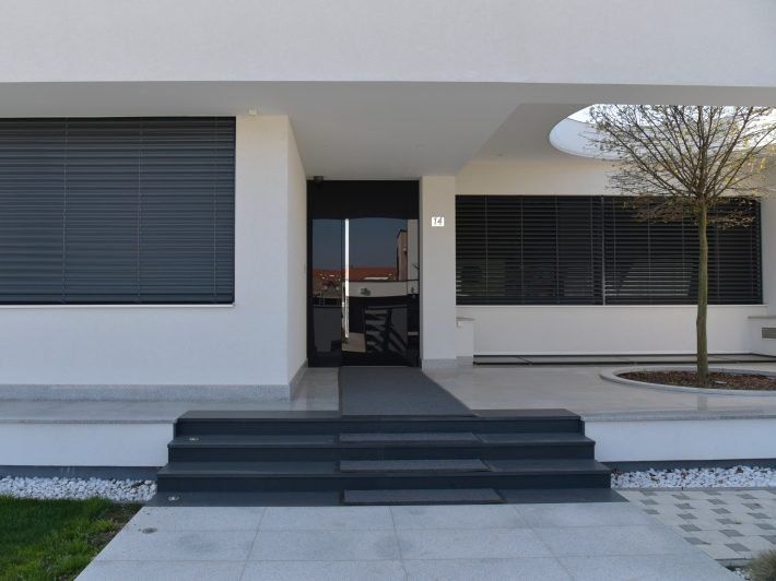 Réalisation porte d'entrée Trihome