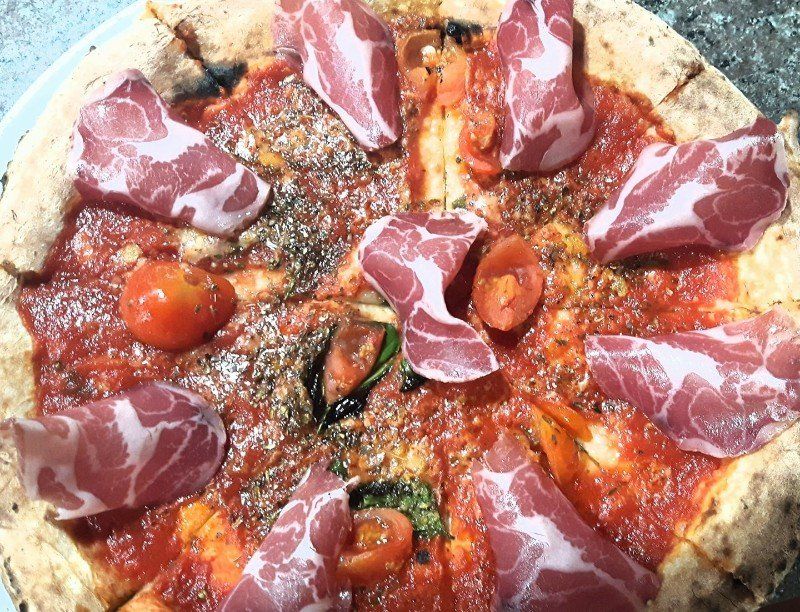 Pizza con la coppa