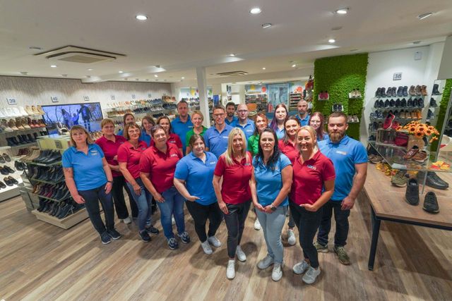 Teamfoto der Mitarbeiter von Buß Orthopädie
