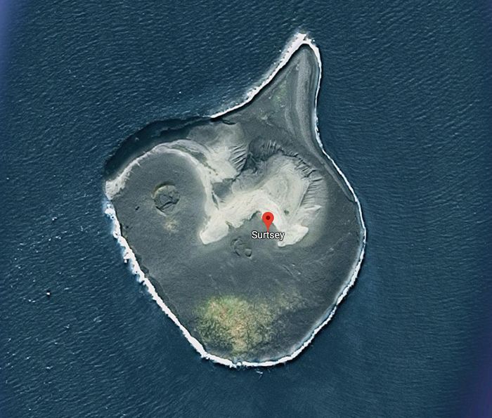 南部の海に生まれた島、スルツエイ。世界自然遺産として認定。