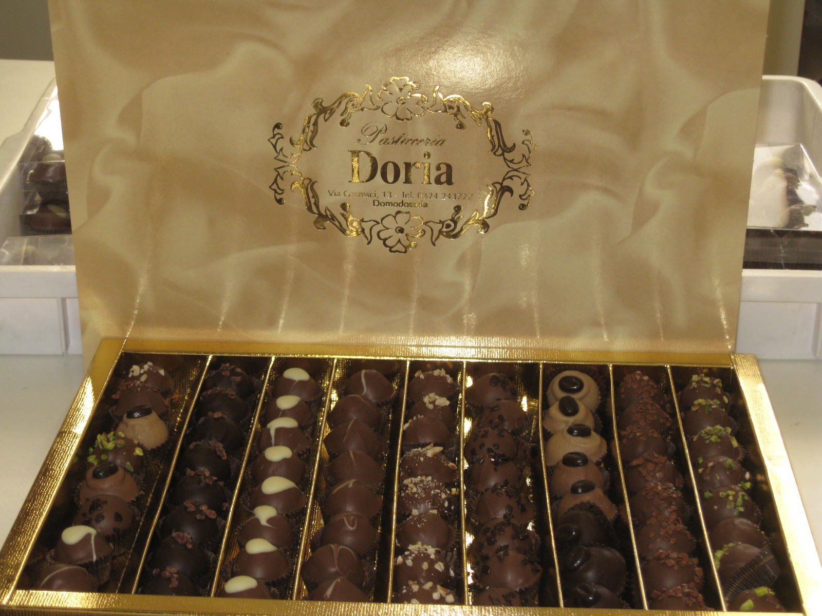 scatole di cioccolatini artigianali