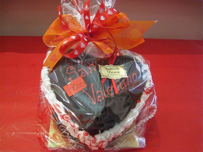 cuore di cioccolata per ricorrenze
