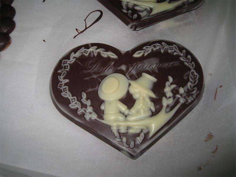 cioccolatino a forma di cuore per sposi