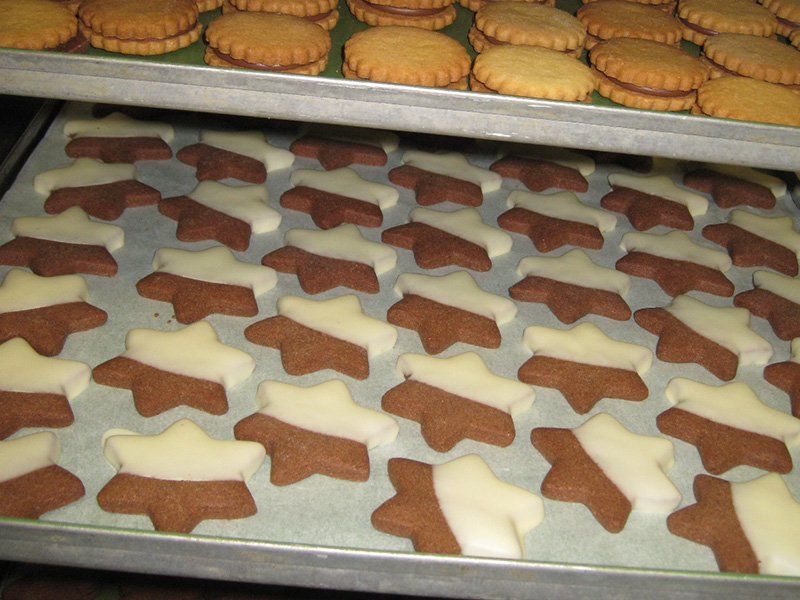 stelle con cioccolato bianco e al latte