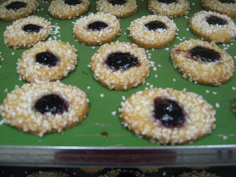 biscotti con cuore di marmellato