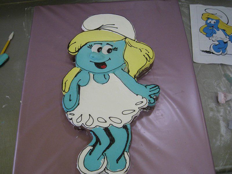 torta a forma di puffetta