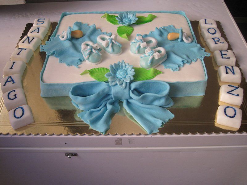 torta artistica con fiocco azzurro