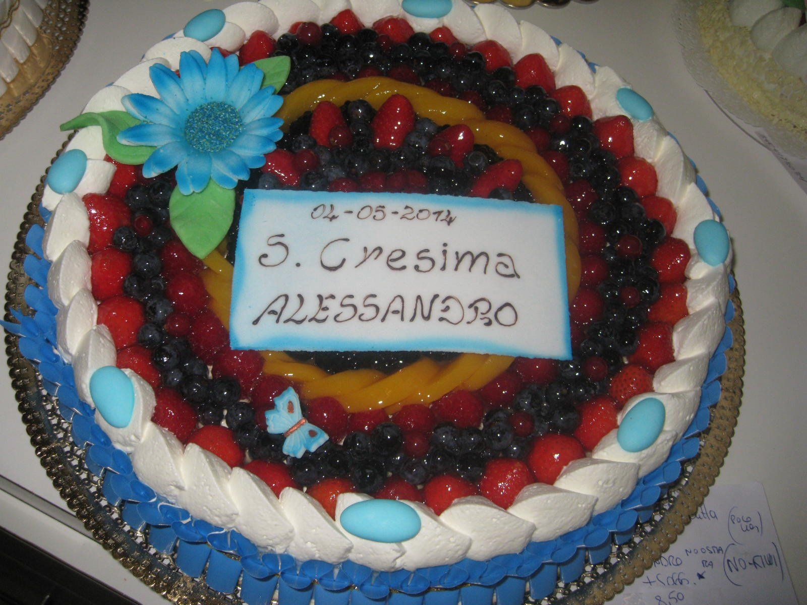 torta per la cresima con cioccolato e fragoline