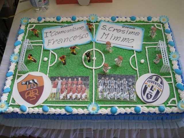 torta a forma di campo da calcio