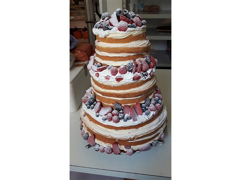 torta con panna fresca e fragoline