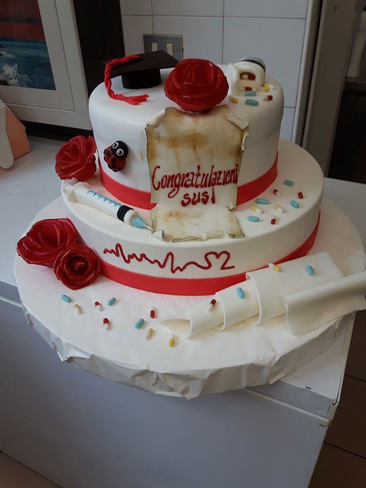 torta a più livelli per laurea